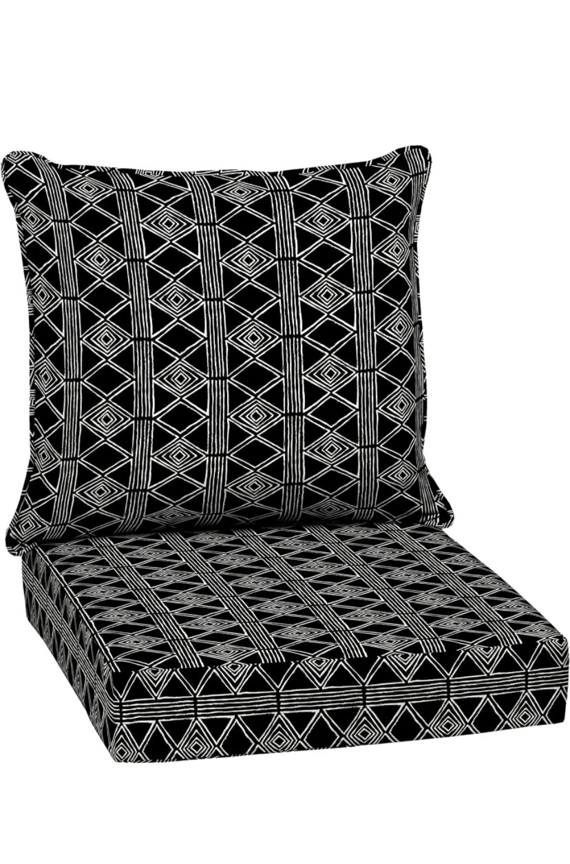 Retail Le$$ - Black white pillow cushion set