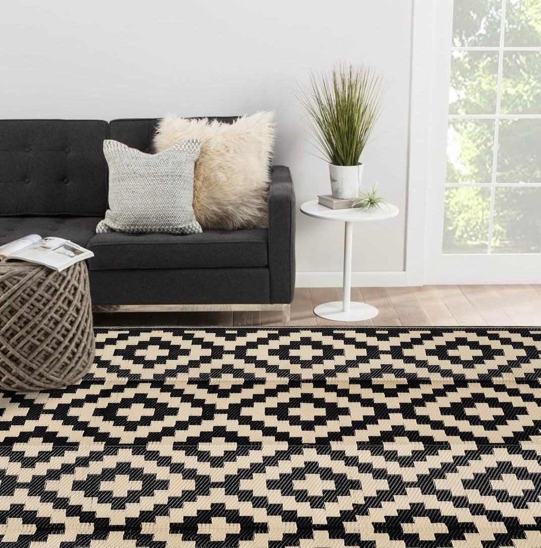 Retail Le$$ - Black Beige straw rug