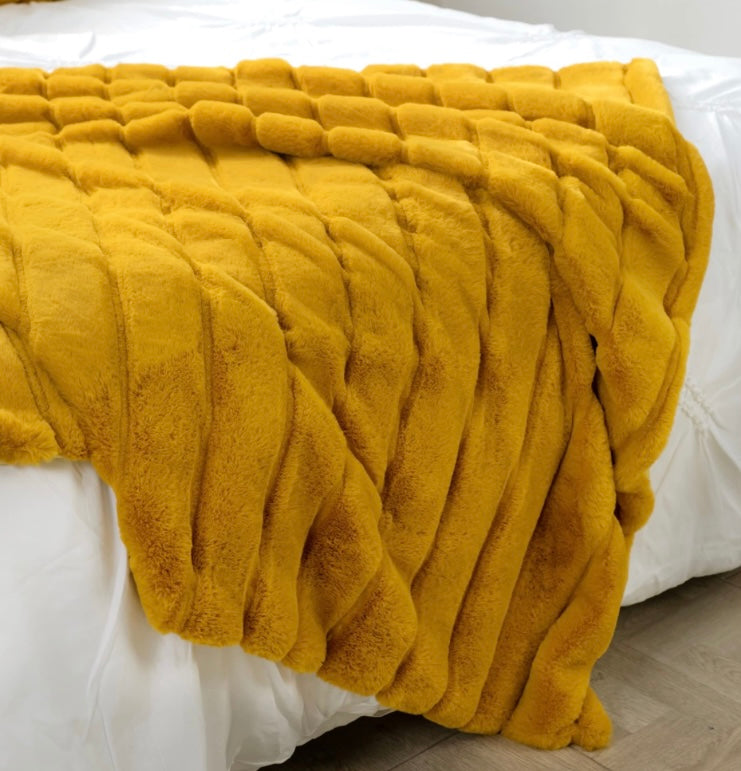 Cozy Faux Fur Throw