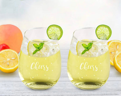 Verres à vin de Noël